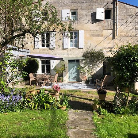 L'Heure Bleue Bed & Breakfast Сент Екстериор снимка