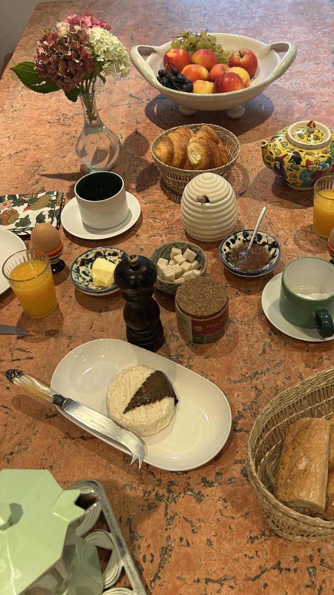L'Heure Bleue Bed & Breakfast Сент Екстериор снимка